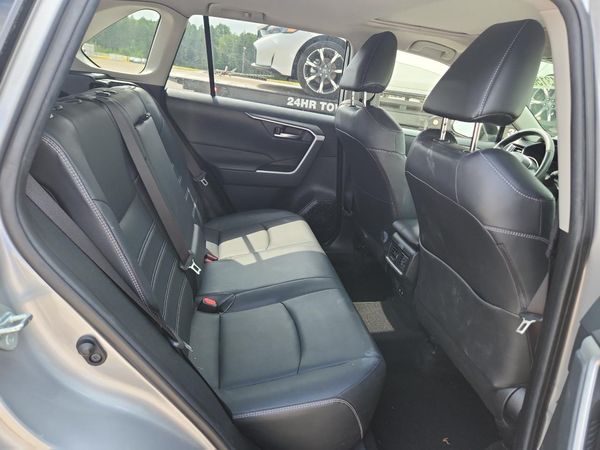 2022 KIA CARNIVAL LX, LX Seat Package