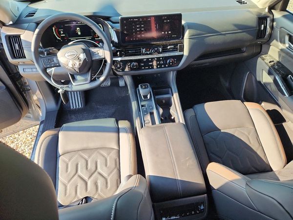 2026 NISSAN PATHFINDER Platinum — CKPT
