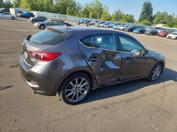 2018 MAZDA 3