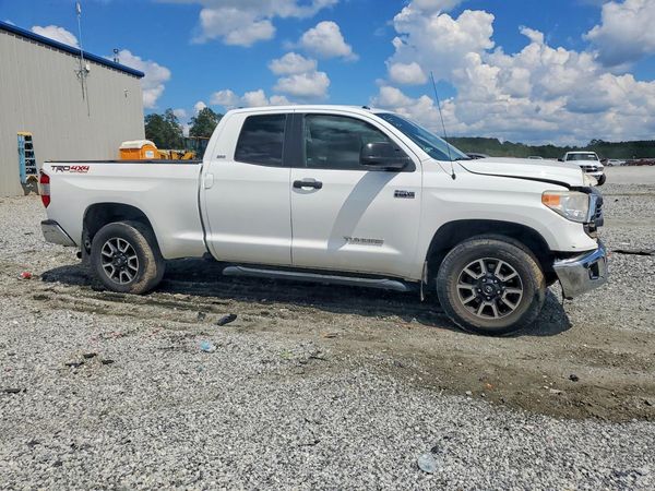 2015 TOYOTA TUNDRA SR5 Grade