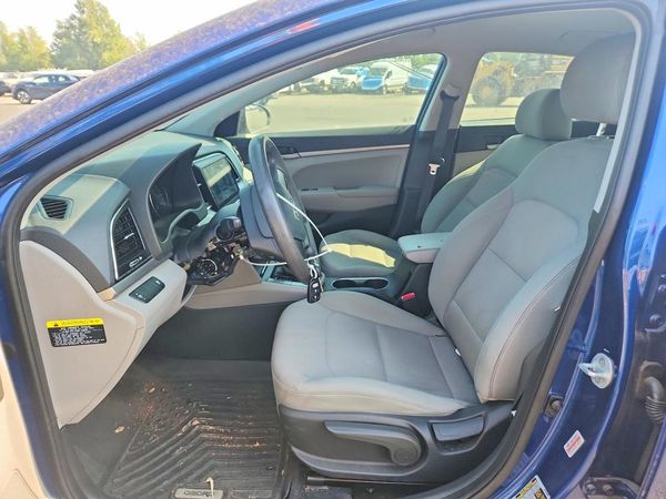 2017 HYUNDAI ELANTRA SE Base