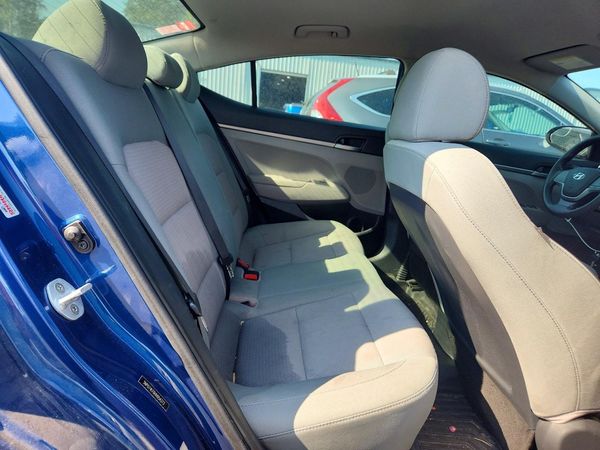 2017 HYUNDAI ELANTRA SE Base