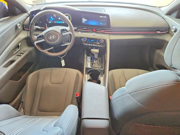 2025 HYUNDAI ELANTRA