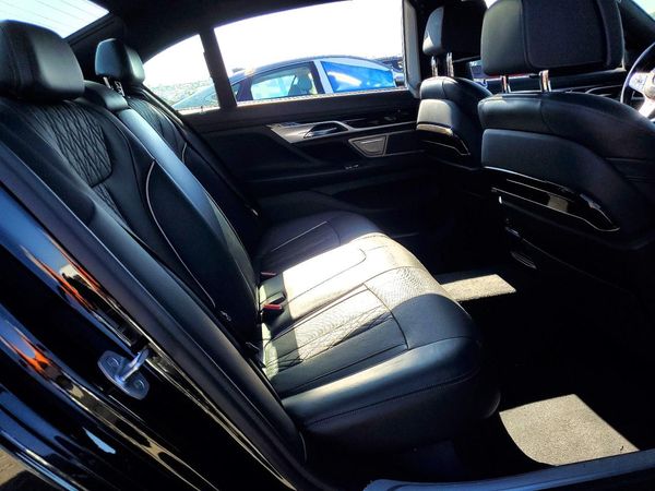 2021 BMW 750 xDrive