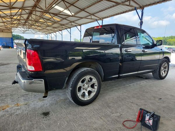 2017 RAM 1500 SLT QUAD CAB 4X2