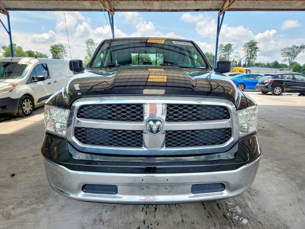 2017 RAM 1500 SLT QUAD CAB 4X2
