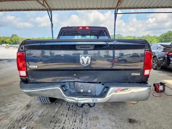 2017 RAM 1500 SLT QUAD CAB 4X2
