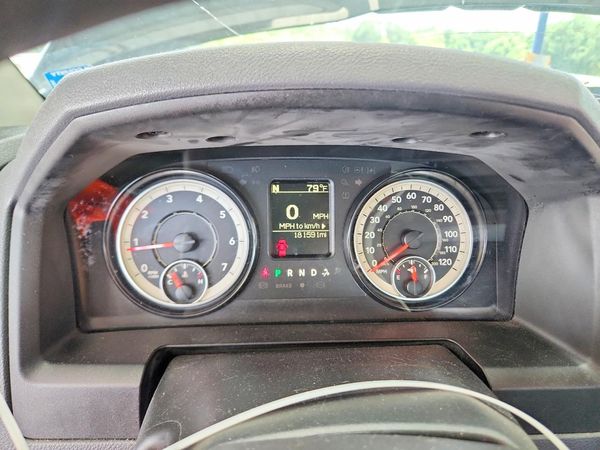 2017 RAM 1500 SLT QUAD CAB 4X2