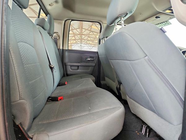 2017 RAM 1500 SLT QUAD CAB 4X2