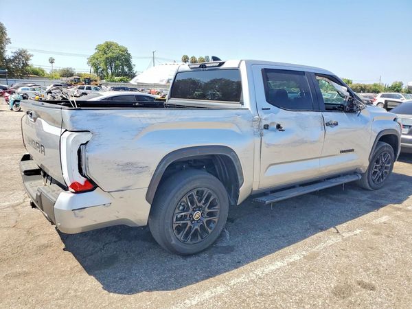 2024 TOYOTA TUNDRA