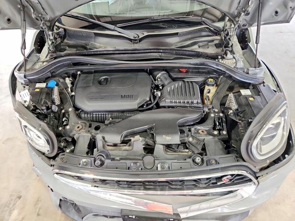 2021 MINI COOPER — Engine bay