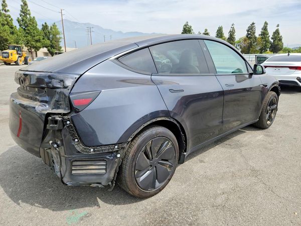 2026 TESLA MODEL Y