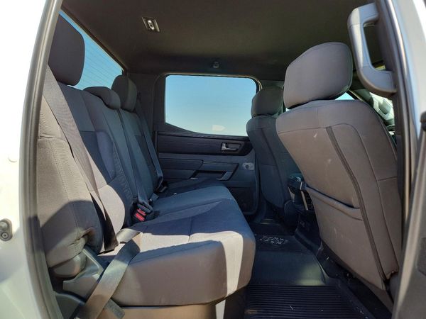 2025 TOYOTA TUNDRA SR5