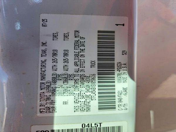 2025 TOYOTA TUNDRA SR5