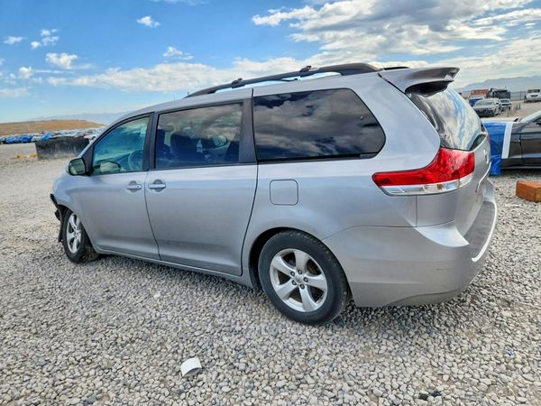 2014 TOYOTA SIENNA