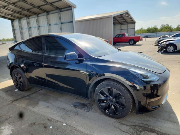 2025 TESLA MODEL Y
