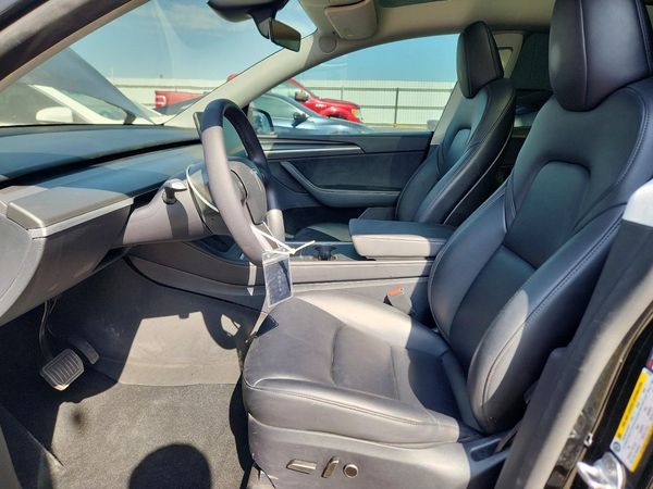 2025 TESLA MODEL Y