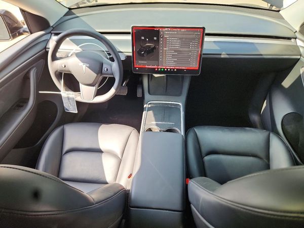 2025 TESLA MODEL Y
