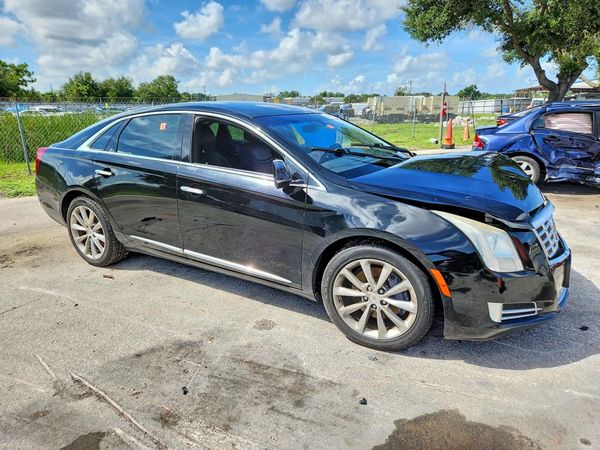 2014 CADILLAC XTS Luxury