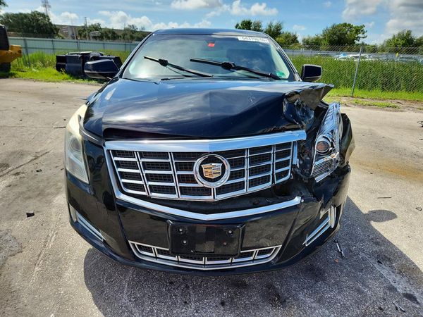 2014 CADILLAC XTS Luxury