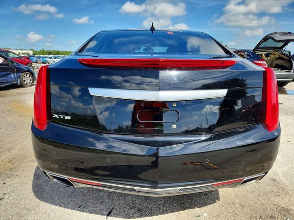2014 CADILLAC XTS Luxury