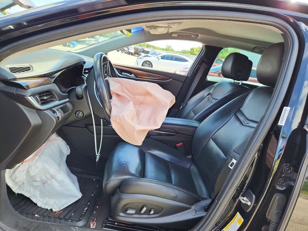 2014 CADILLAC XTS Luxury