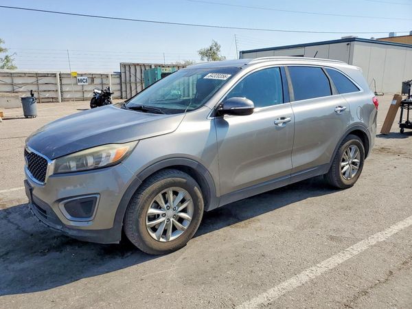 2016 KIA SORENTO L / LX
