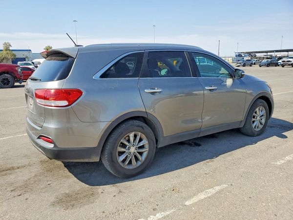 2016 KIA SORENTO L / LX