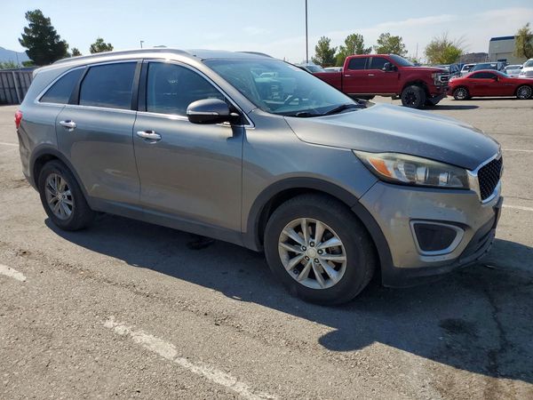 2016 KIA SORENTO L / LX