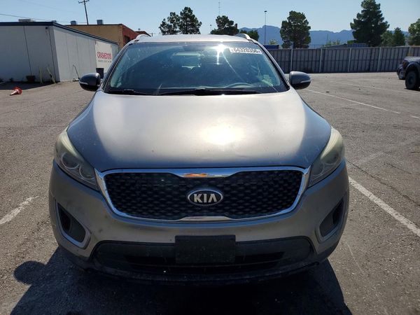 2016 KIA SORENTO L / LX