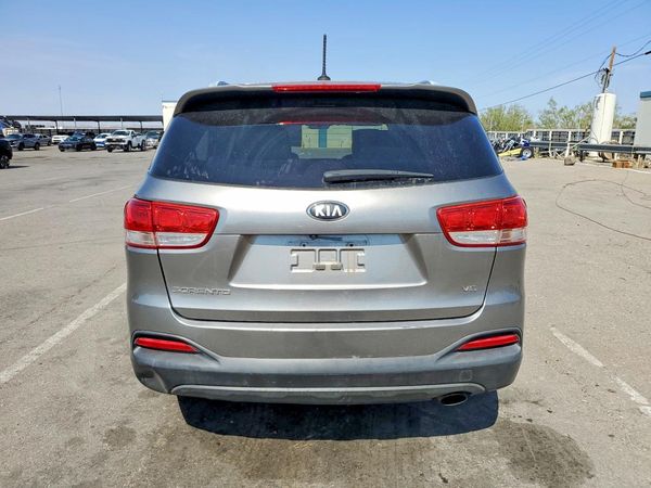 2016 KIA SORENTO L / LX