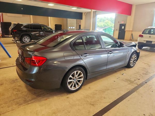 2016 BMW 320