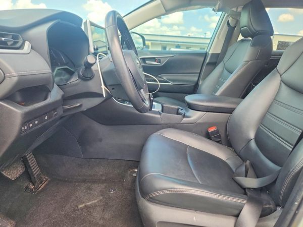 2023 TOYOTA RAV4 XLE Premium — DENT