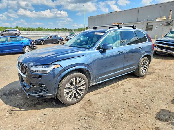 2021 VOLVO XC90 Momentum