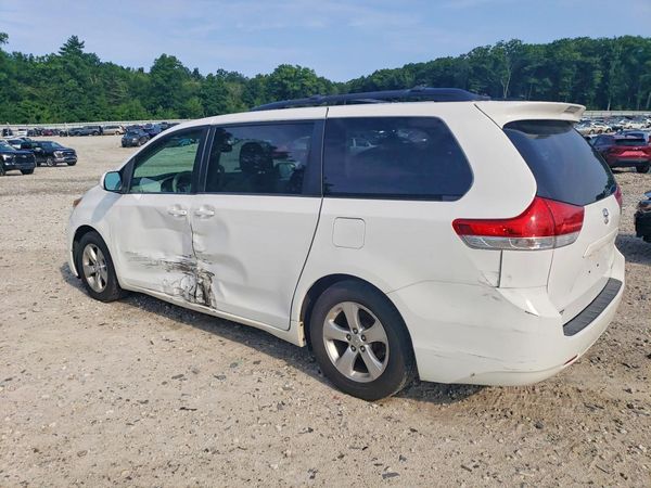 2013 TOYOTA SIENNA