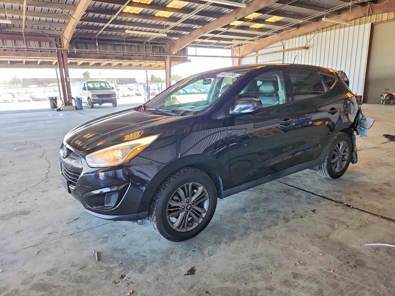 2015 HYUNDAI TUCSON GL (Middle-Low)