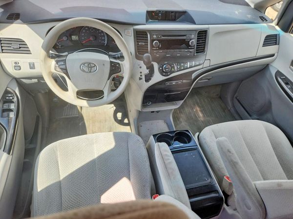 2014 TOYOTA SIENNA