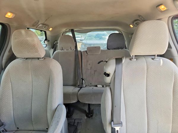 2014 TOYOTA SIENNA