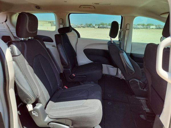 2023 CHRYSLER VOYAGER