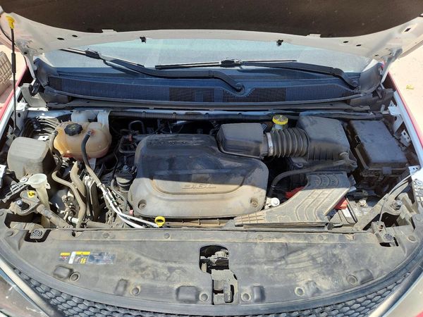 2023 CHRYSLER VOYAGER