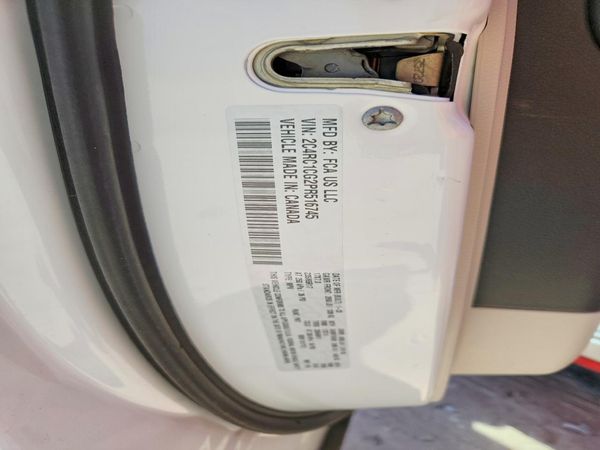 2023 CHRYSLER VOYAGER