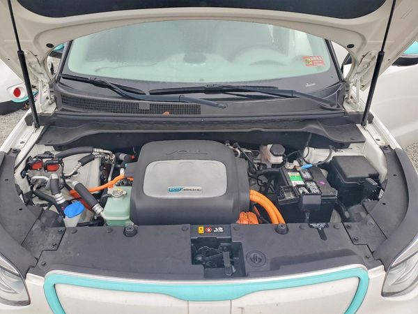 2018 KIA SOUL EV EV+ — Engine bay