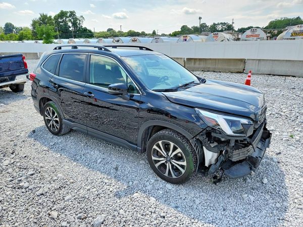 2022 SUBARU FORESTER Limited