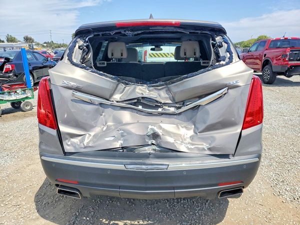 2017 CADILLAC XT5 Luxury