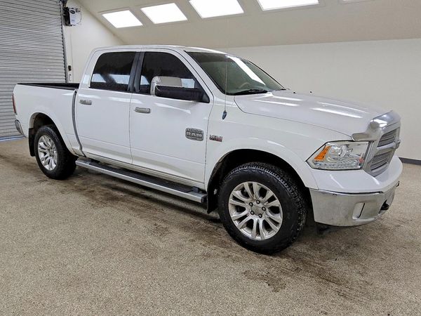 2013 RAM 1500 Longhorn — Passenger 3/4