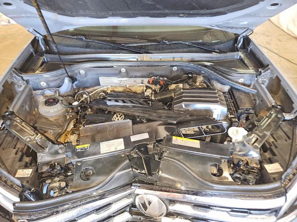 2022 VOLKSWAGEN ATLAS SE w/ Tech — Engine bay