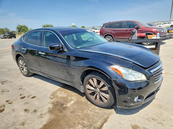 2013 INFINITI M37 — Passenger 3/4