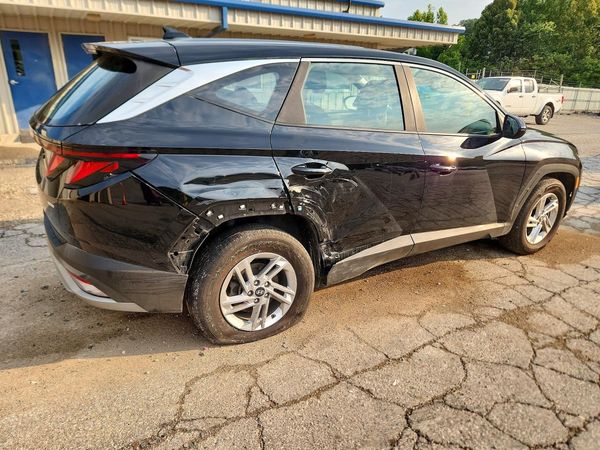 2025 HYUNDAI TUCSON SE