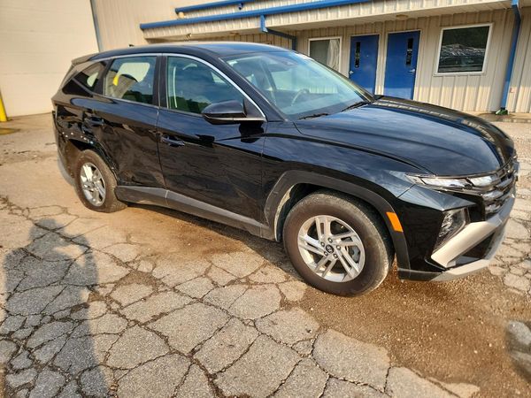 2025 HYUNDAI TUCSON SE