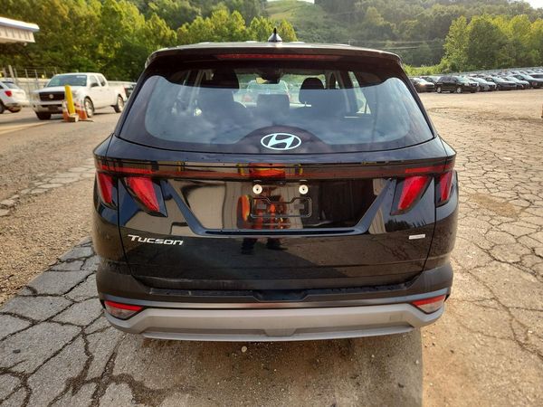 2025 HYUNDAI TUCSON SE